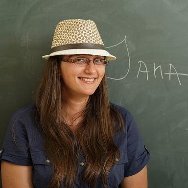 Яна Романова